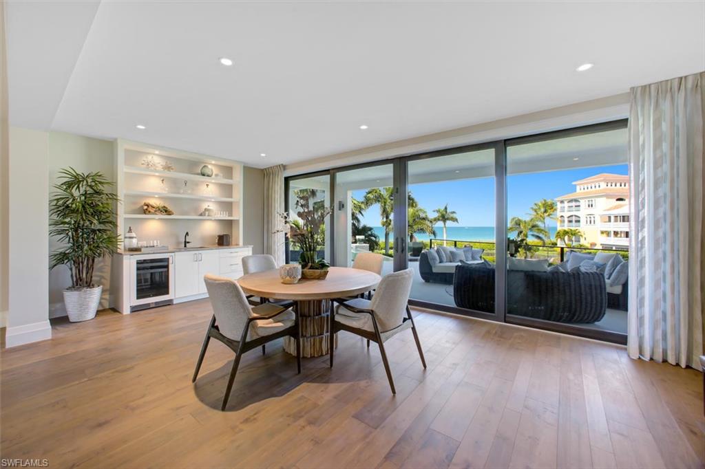 BAREFOOT BEACH - Residential