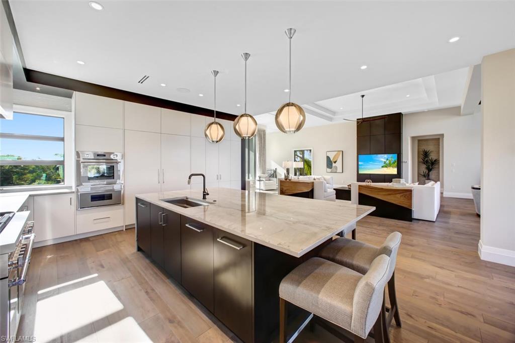 BAREFOOT BEACH - Residential