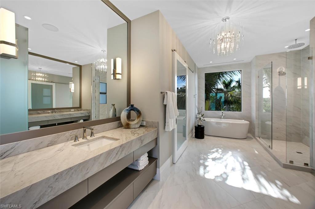 BAREFOOT BEACH - Residential