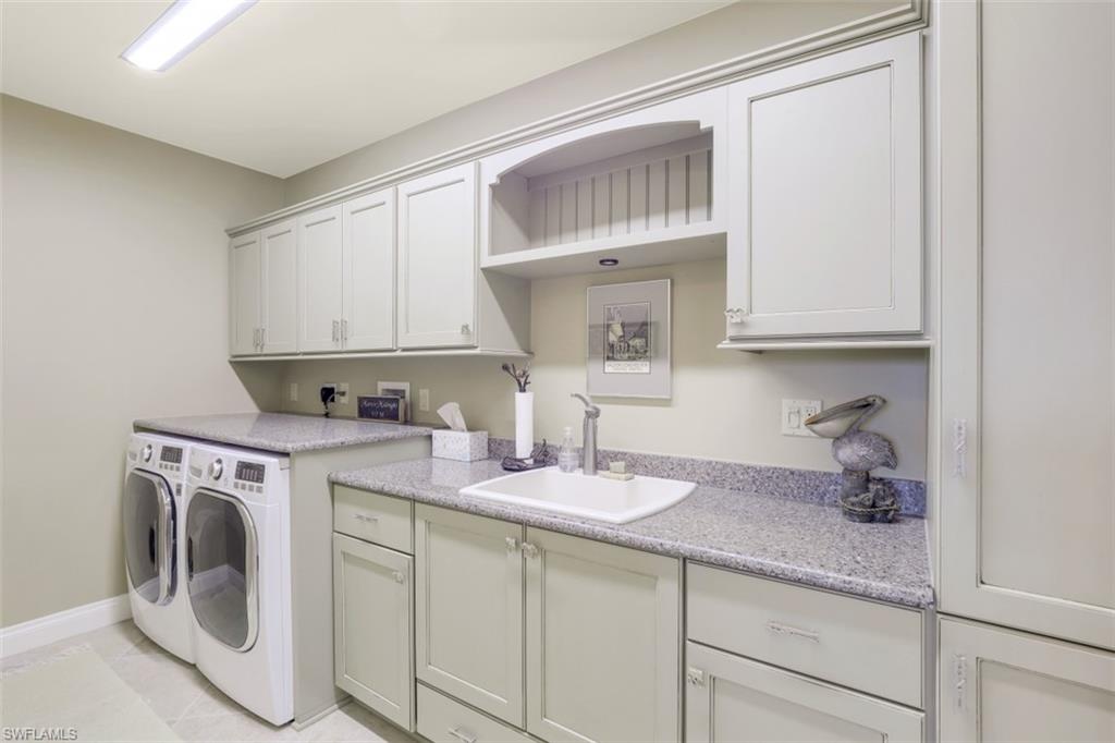 ROYAL MARCO POINT - Residential