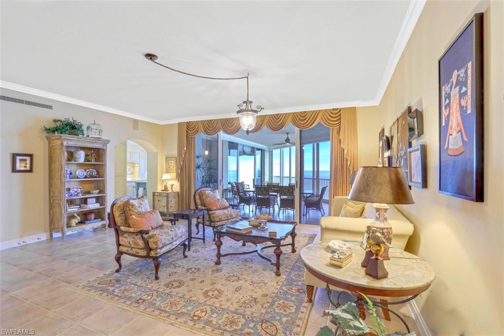 ROYAL MARCO POINT - Residential