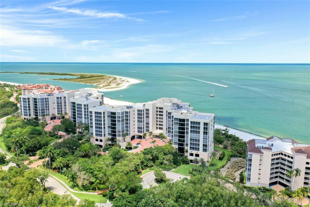 ROYAL MARCO POINT - Residential