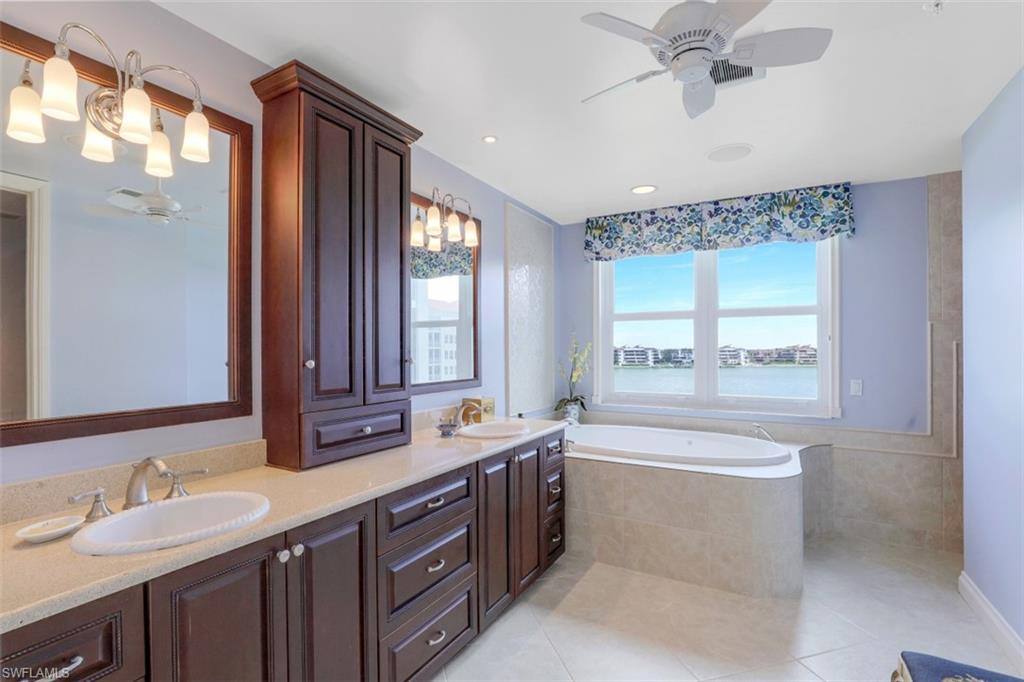 ROYAL MARCO POINT - Residential