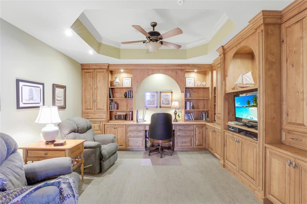 ROYAL MARCO POINT - Residential