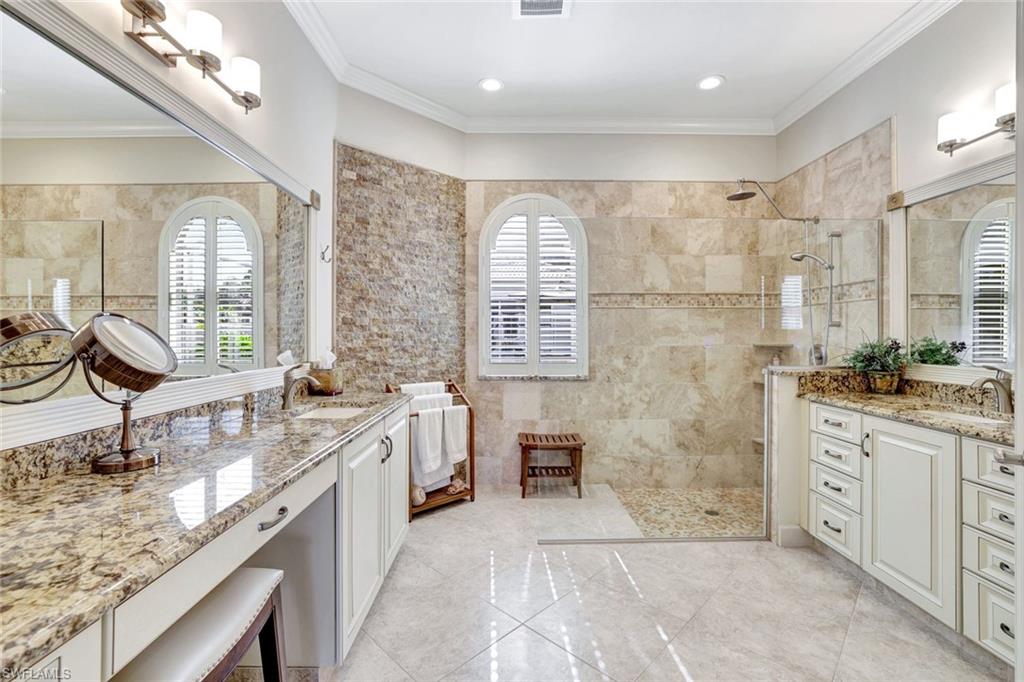 CARLTON LAKES - Residential