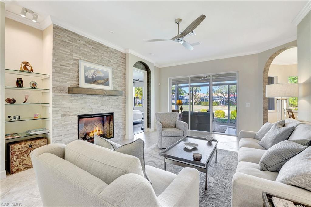 CARLTON LAKES - Residential