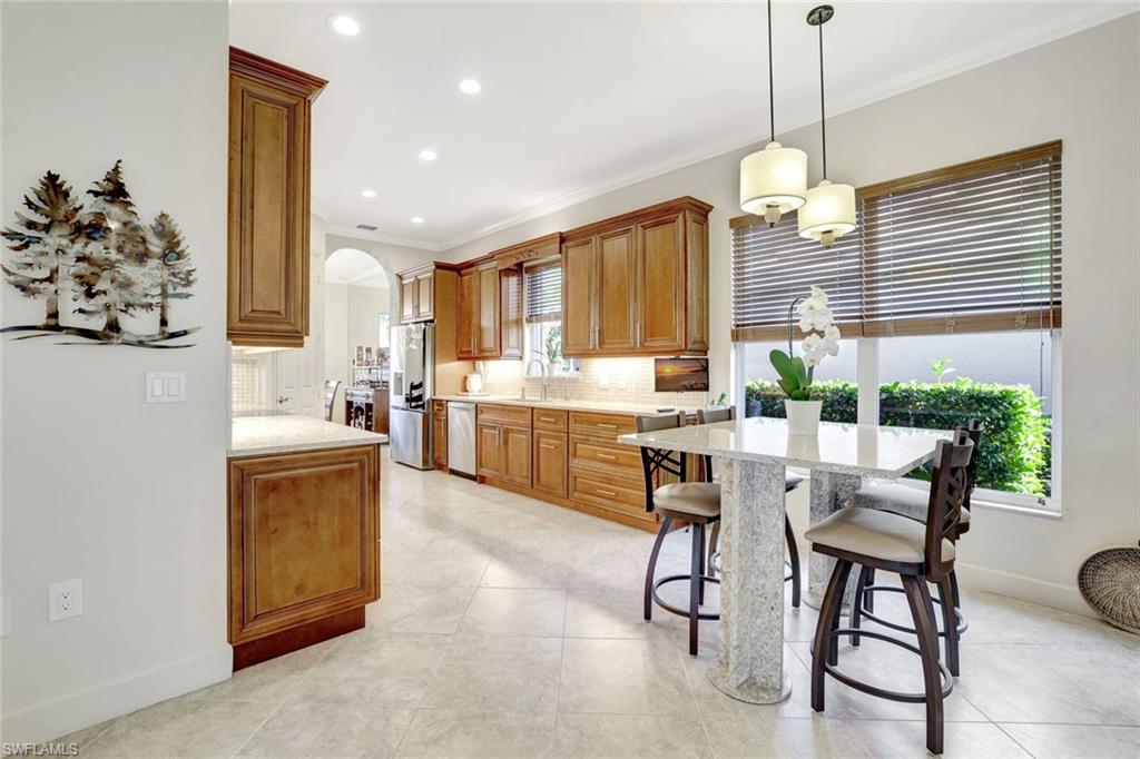 CARLTON LAKES - Residential