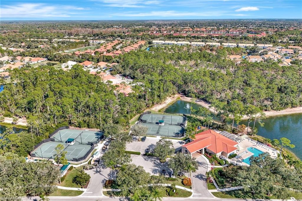 CARLTON LAKES - Residential