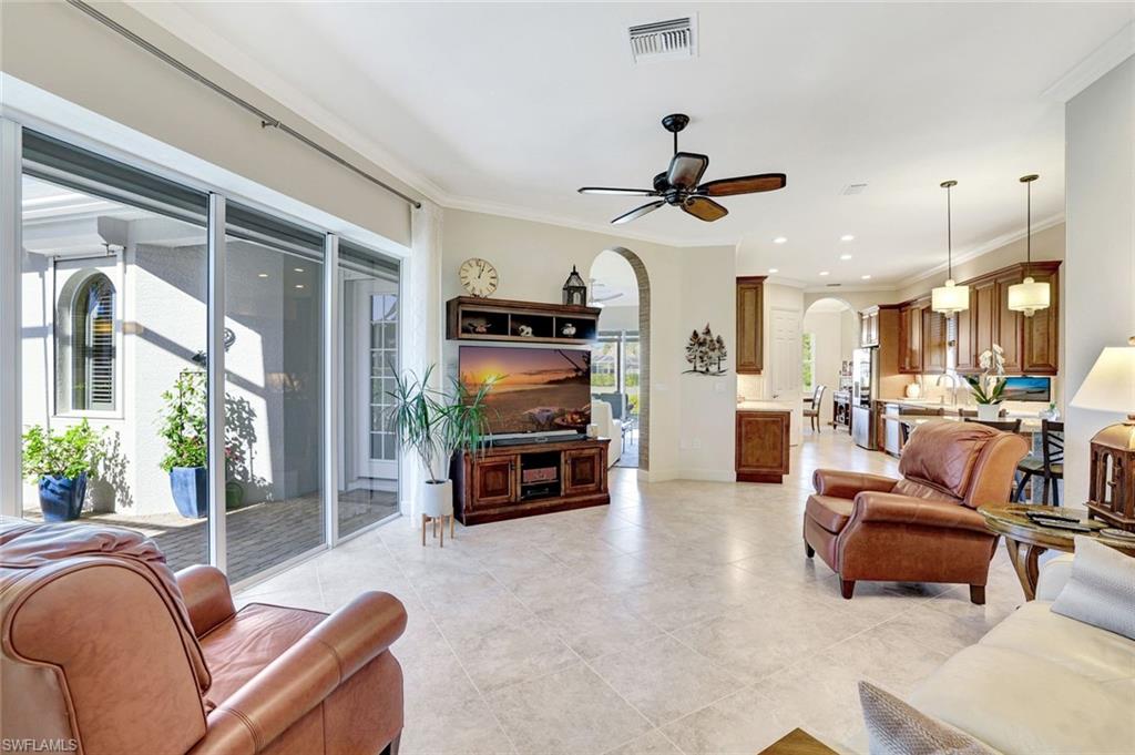 CARLTON LAKES - Residential