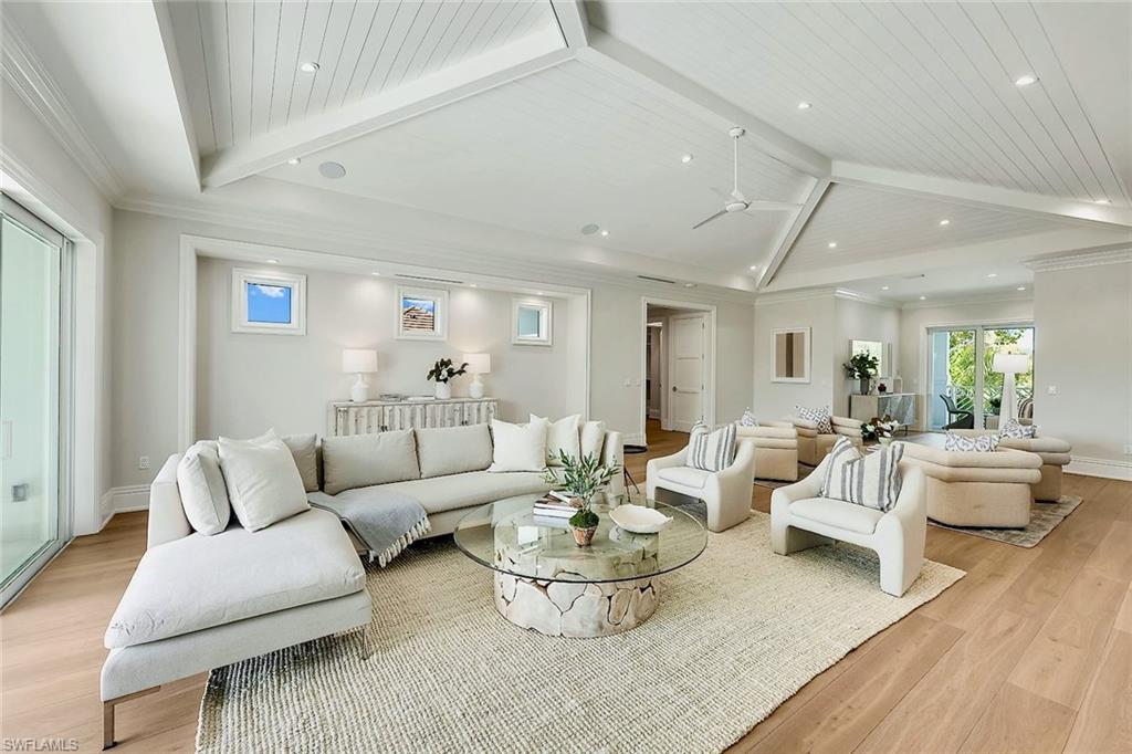 MOORINGS - Residential