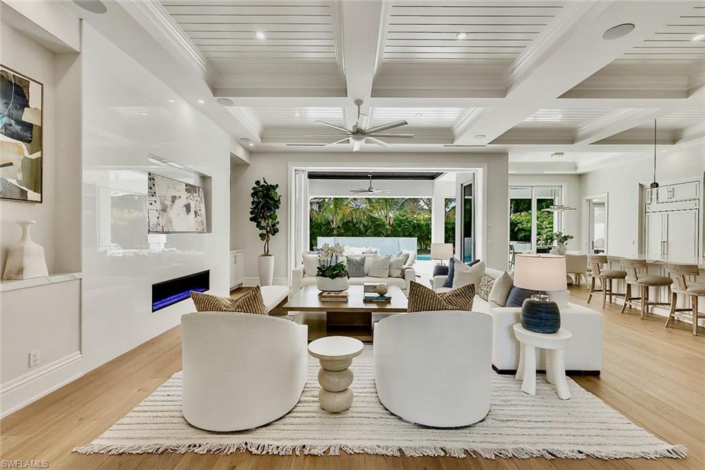 MOORINGS - Residential