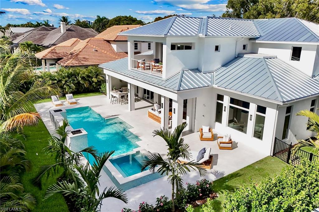 MOORINGS - Residential