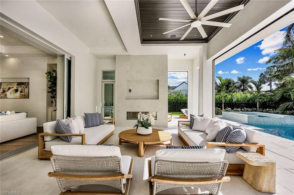 MOORINGS - Residential