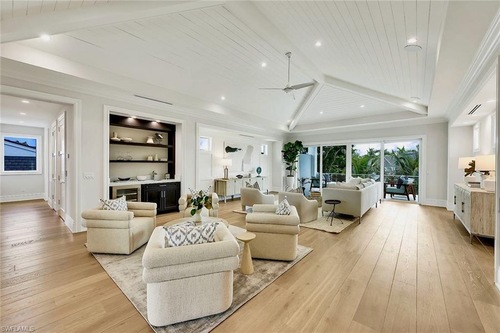 MOORINGS - Residential