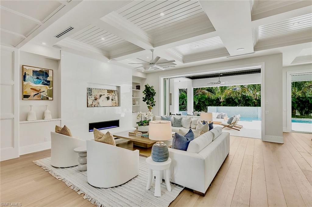 MOORINGS - Residential