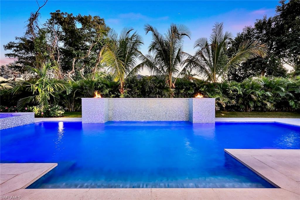 MOORINGS - Residential