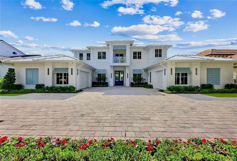 726 Riviera DR NAPLES FL 34103