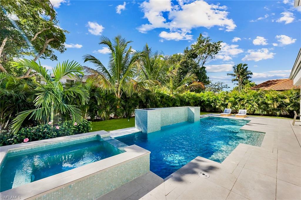 MOORINGS - Residential