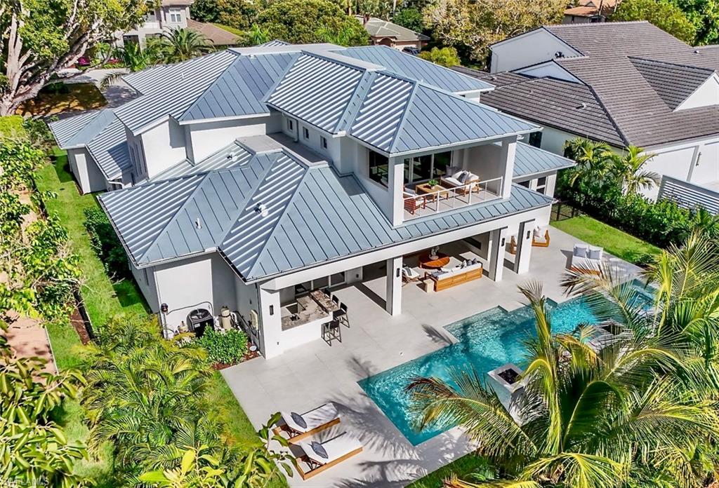 MOORINGS - Residential