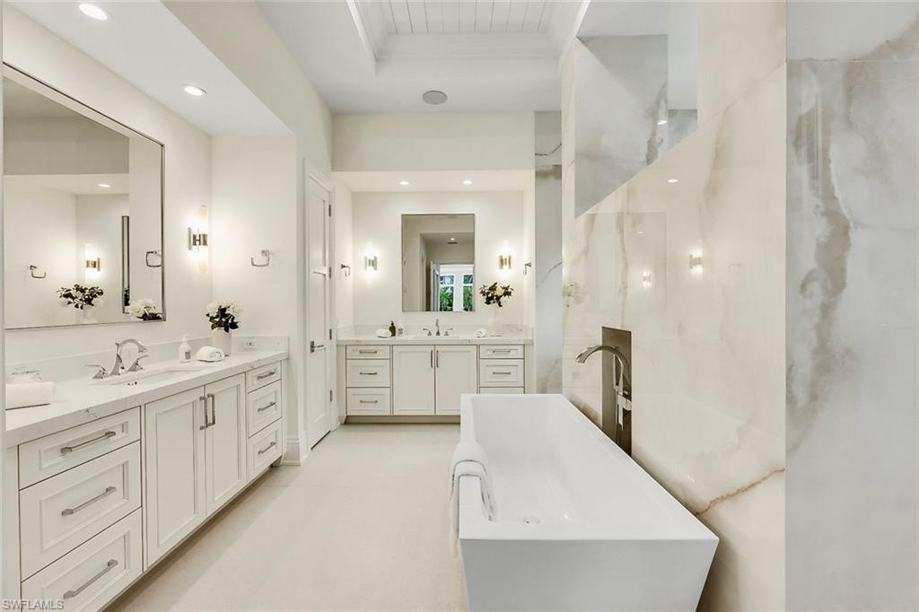 MOORINGS - Residential