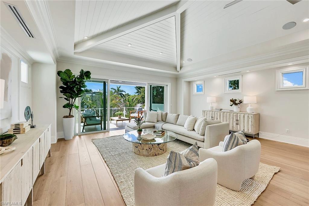 MOORINGS - Residential