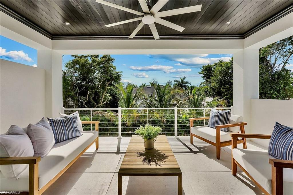 MOORINGS - Residential