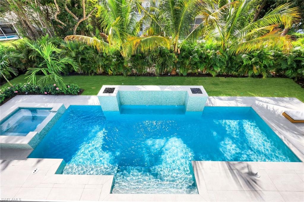 MOORINGS - Residential