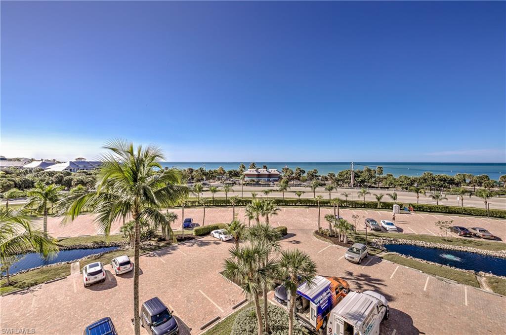 BEACH & TENNIS CLUB - Residential