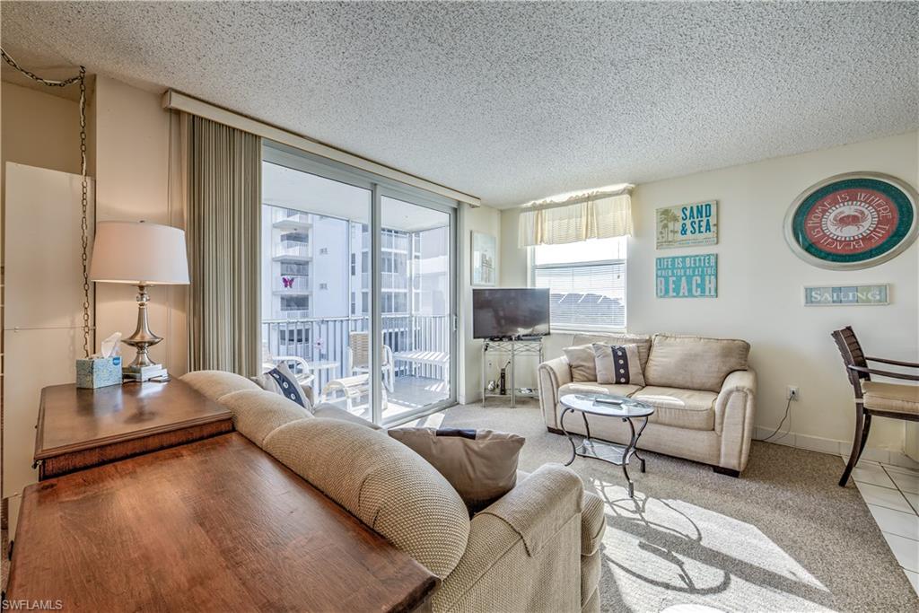 BEACH & TENNIS CLUB - Residential