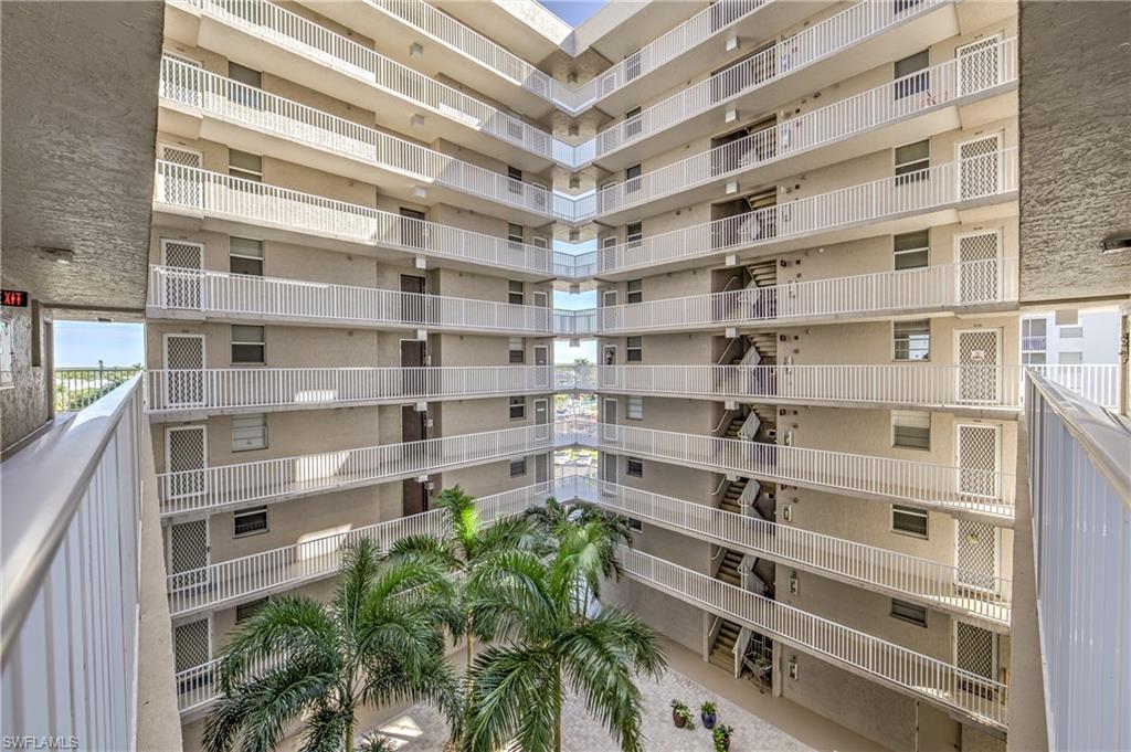 BEACH & TENNIS CLUB - Residential