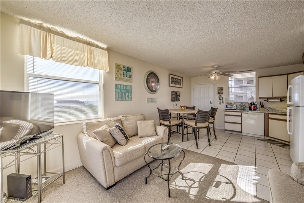 BEACH & TENNIS CLUB - Residential