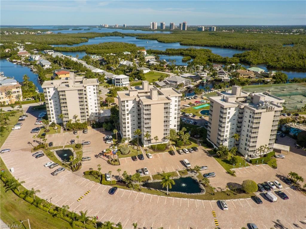 BEACH & TENNIS CLUB - Residential