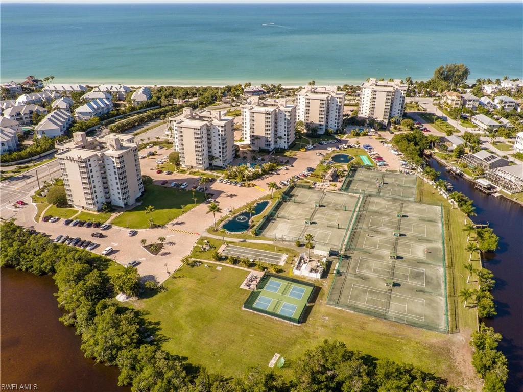 BEACH & TENNIS CLUB - Residential