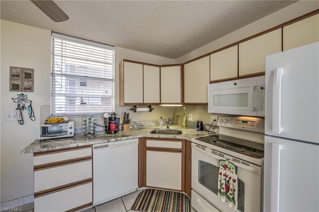 BEACH & TENNIS CLUB - Residential