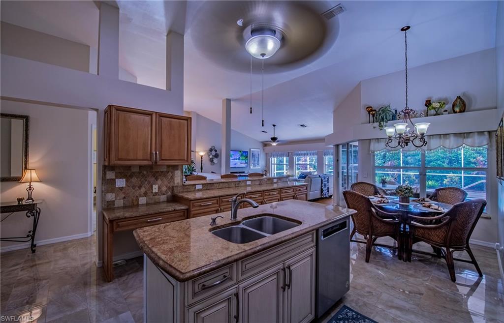 FOUNTAIN LAKES - Residential