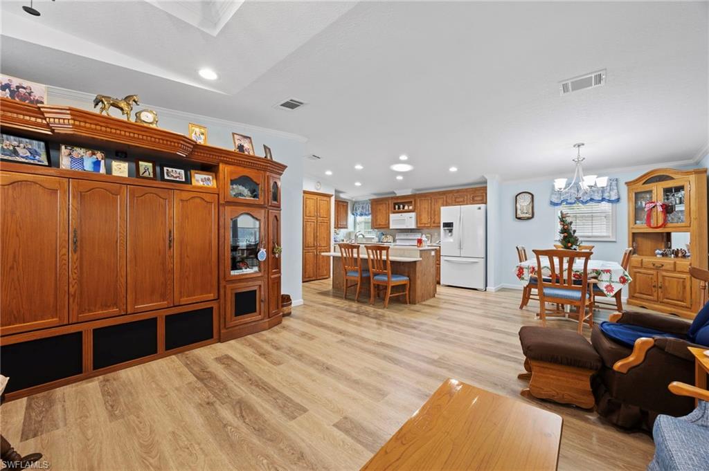 SILVER LAKES - Residential