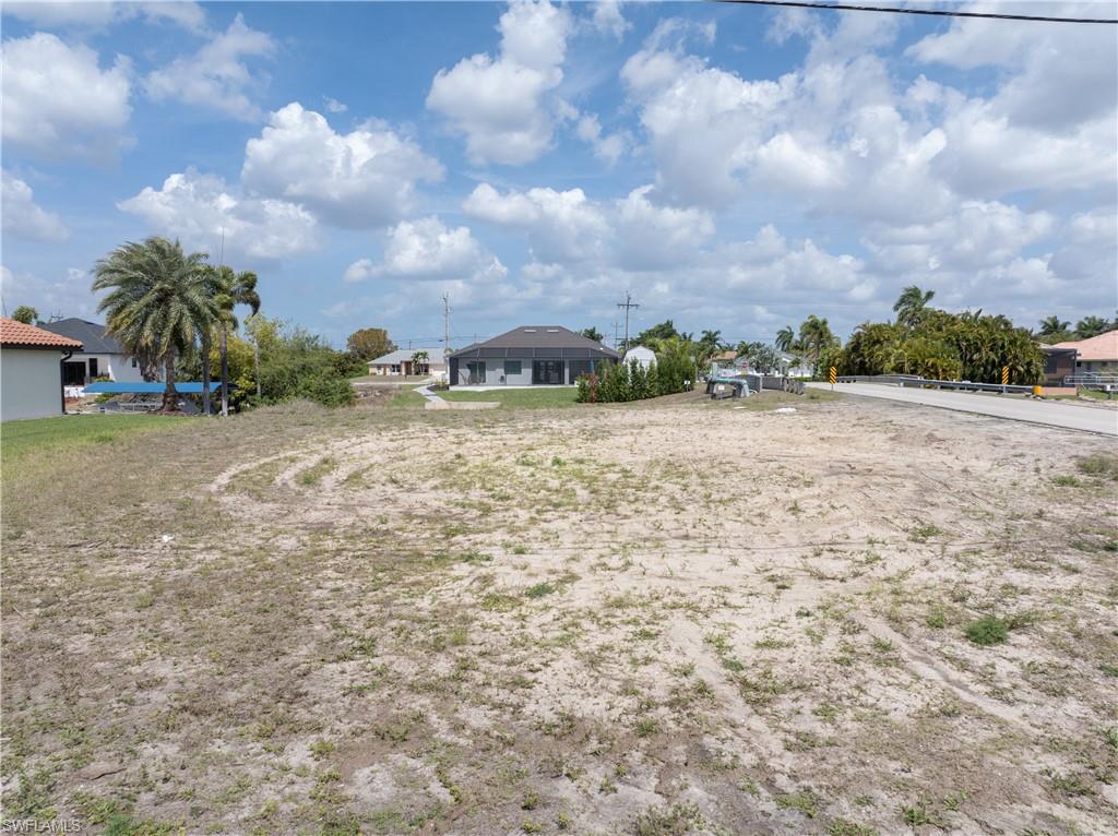 CAPE CORAL - Land