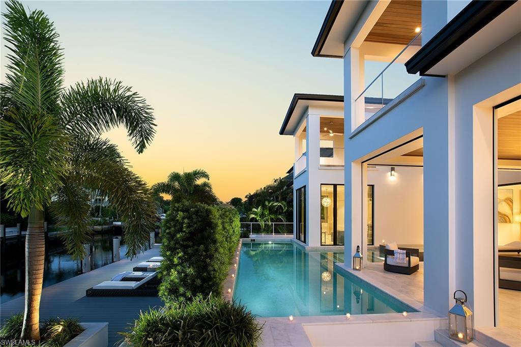 AQUALANE SHORES - Residential