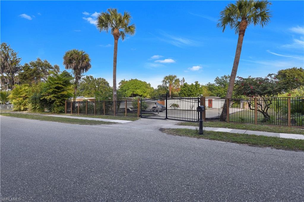 RUSSELL PARK - Residential