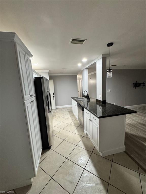 TOWERS CONDO - Residential