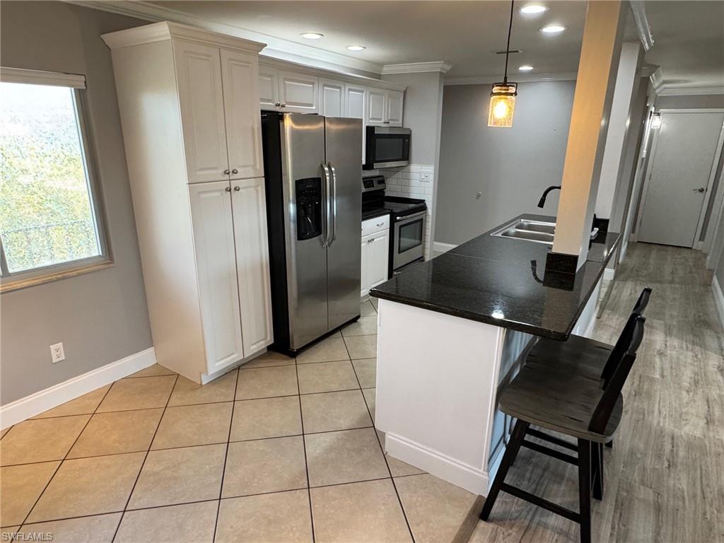 TOWERS CONDO - Residential