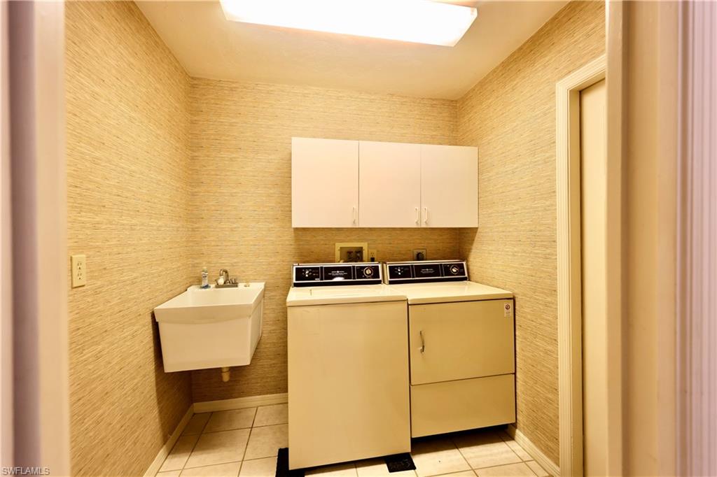 SINGLE FAMILY VILLAGE - Residential Lease