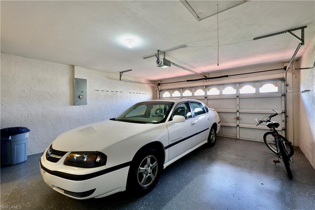 SINGLE FAMILY VILLAGE - Residential Lease