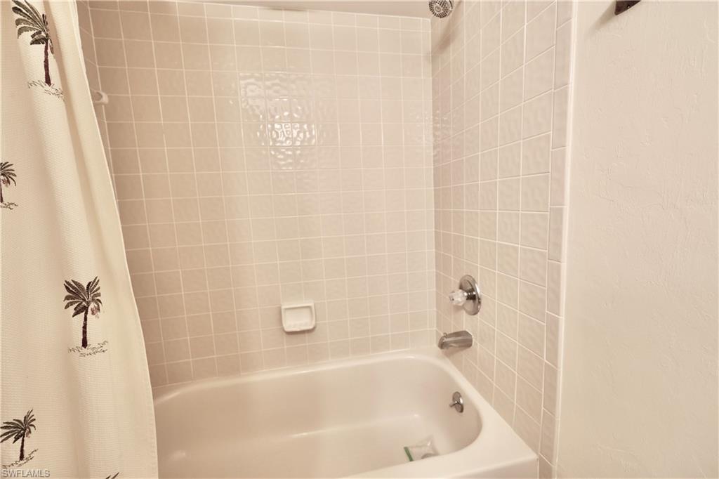 SINGLE FAMILY VILLAGE - Residential Lease