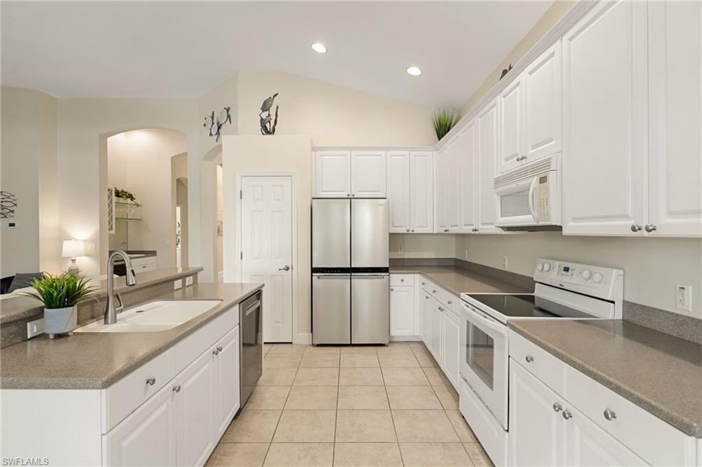 3811 Lakeview Isle CT