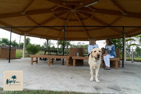 HALFMOON POINT - Residential