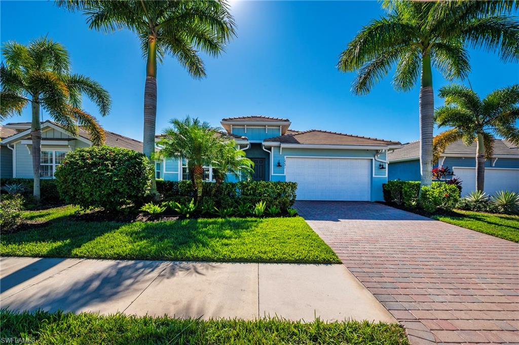 HALFMOON POINT - Residential