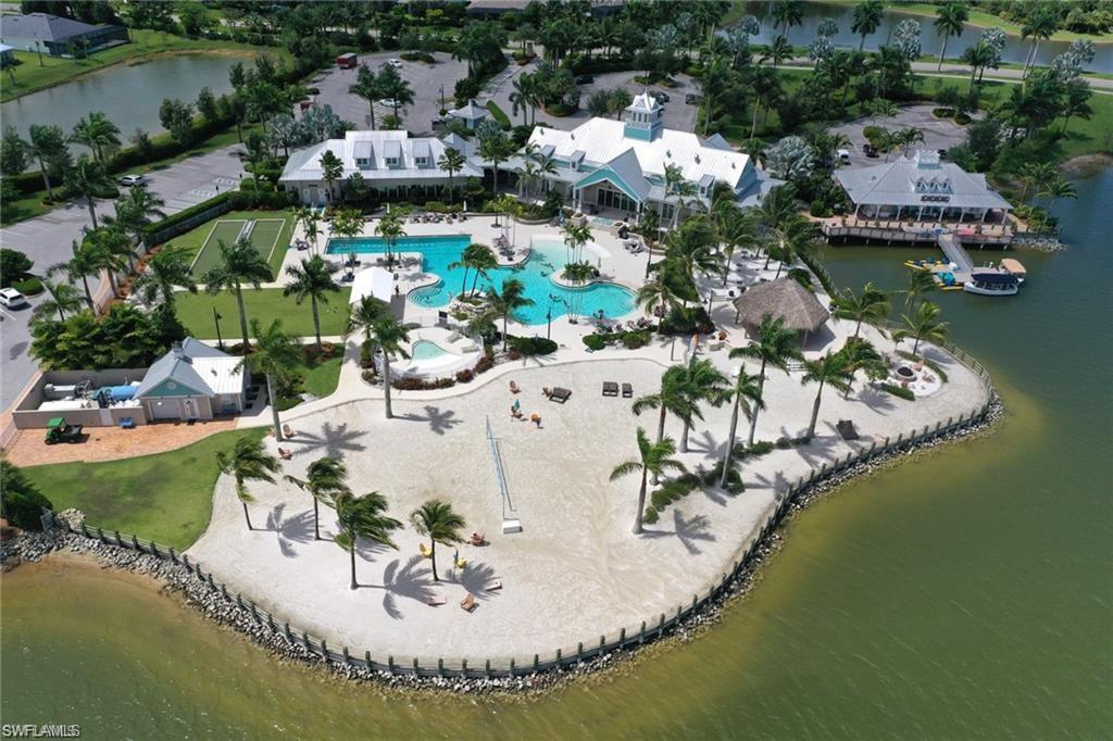 HALFMOON POINT - Residential