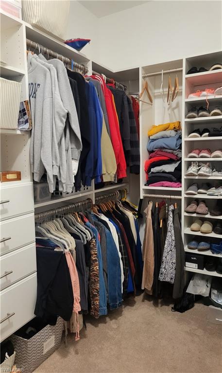 HALFMOON POINT - Residential