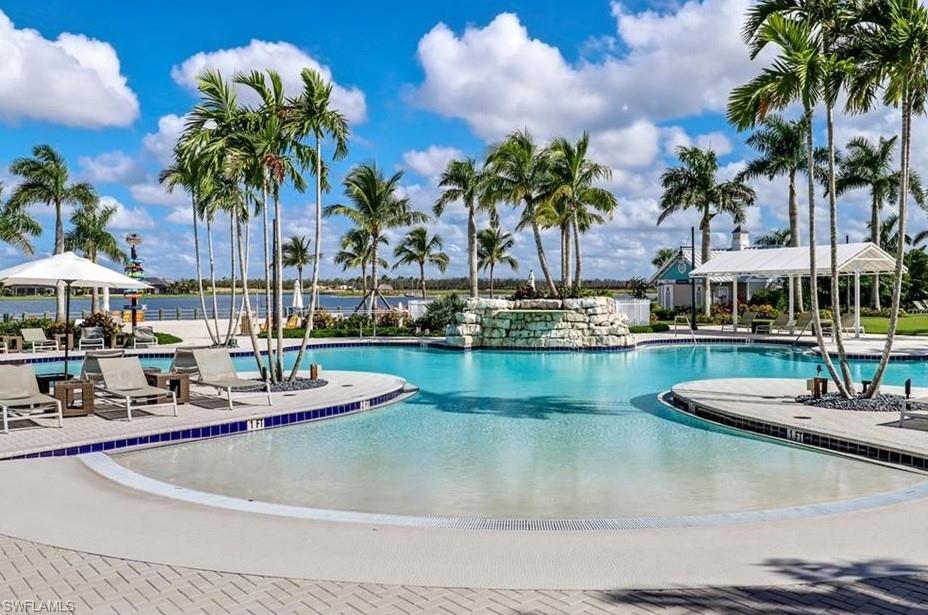 HALFMOON POINT - Residential